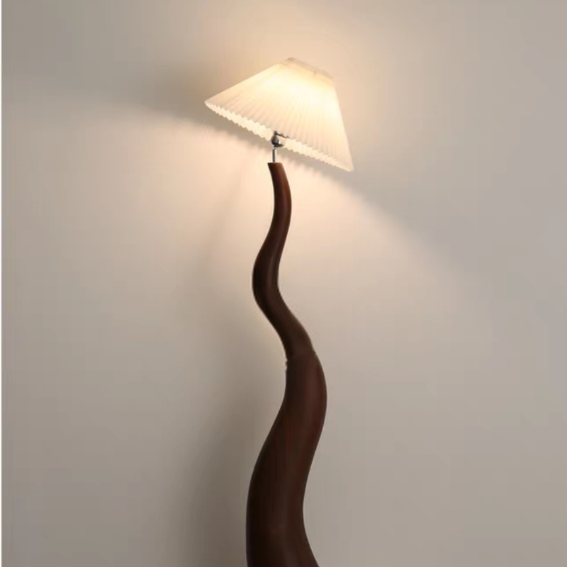 CURVED PLEATED FLOOR LIGHT