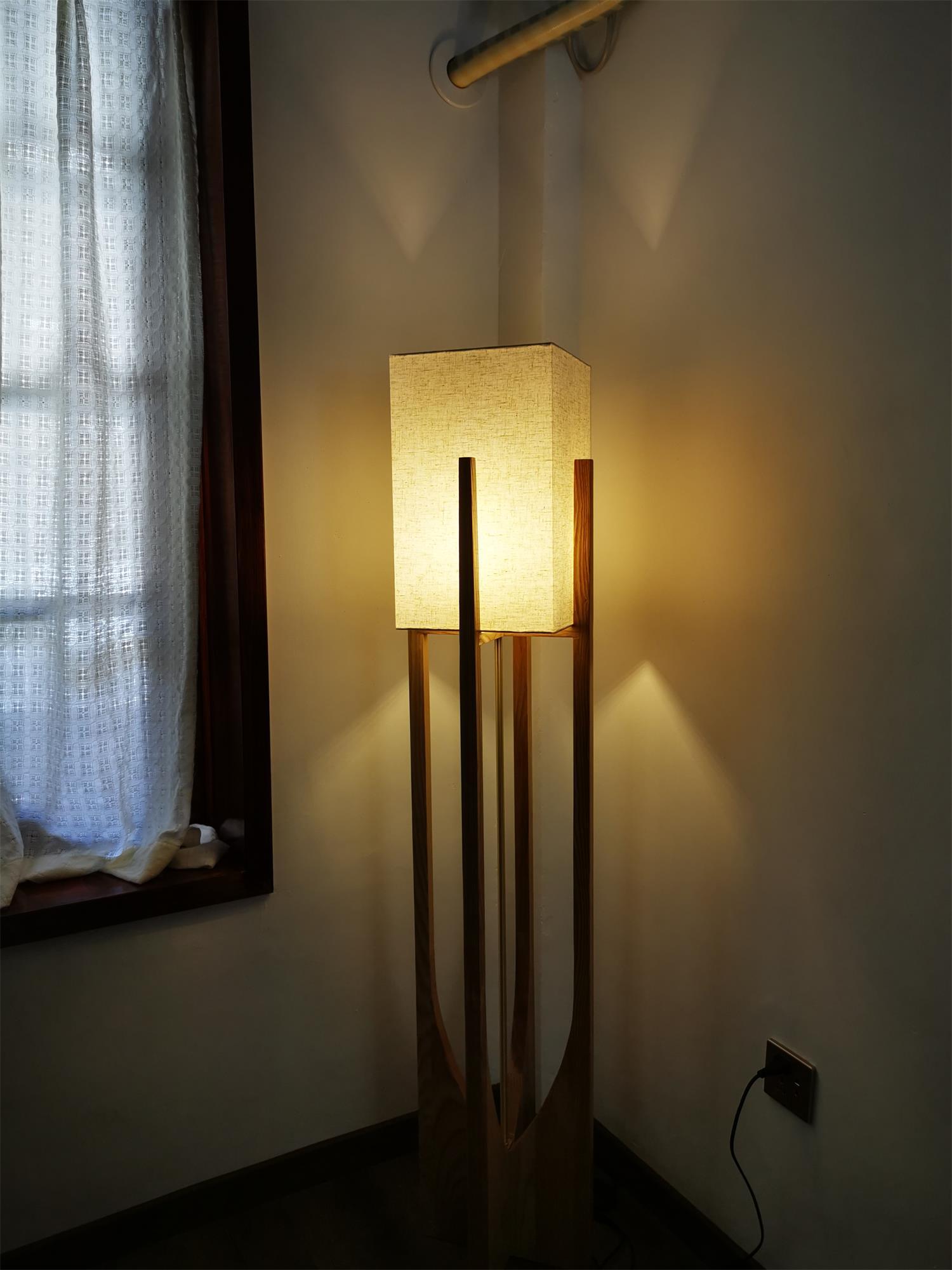 NORDIC FAIRBANKS FLOOR LIGHT