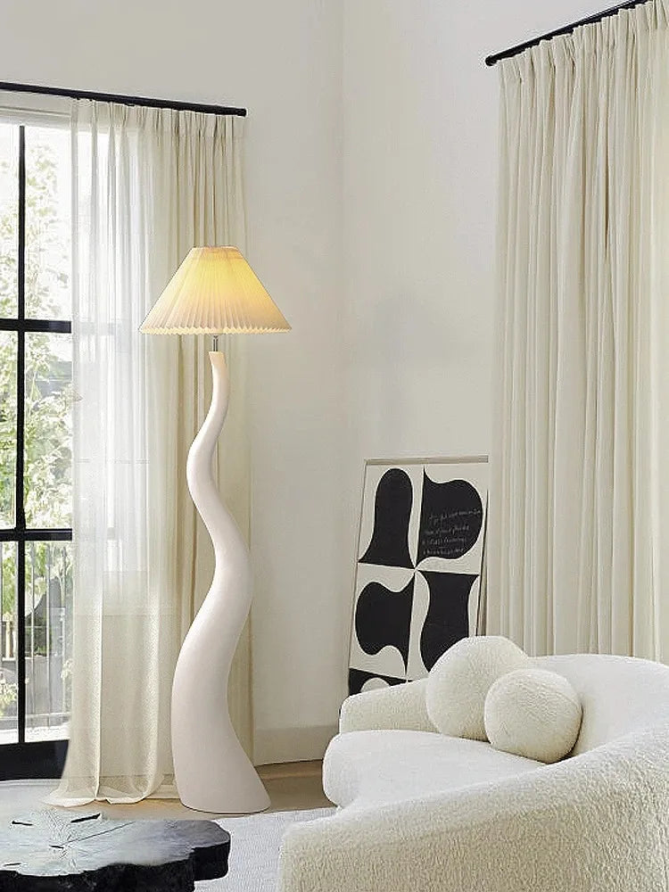 CURVED PLEATED FLOOR LIGHT