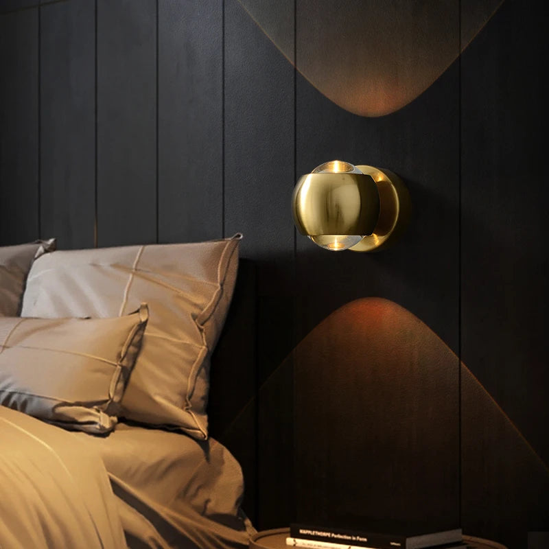 INTELLIGENT SOSPESO WALL LIGHT