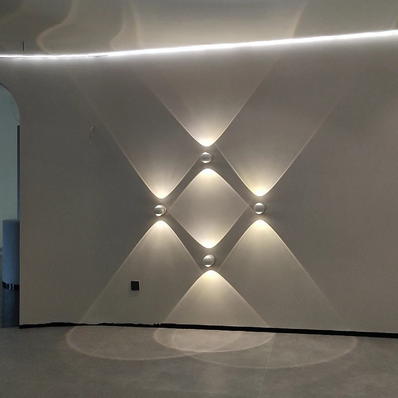 INTELLIGENT SOSPESO WALL LIGHT