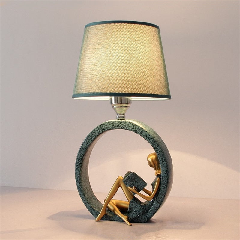 READING GIRL TABLE LIGHT