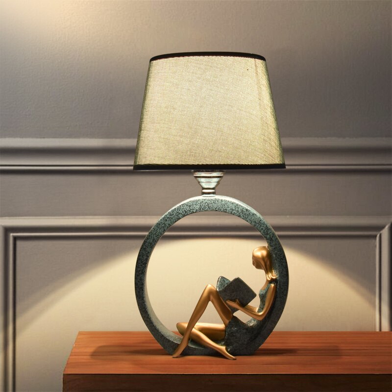 READING GIRL TABLE LIGHT