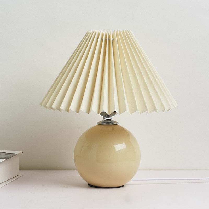 CERAMIC PLEATED TABLE LIGHT 