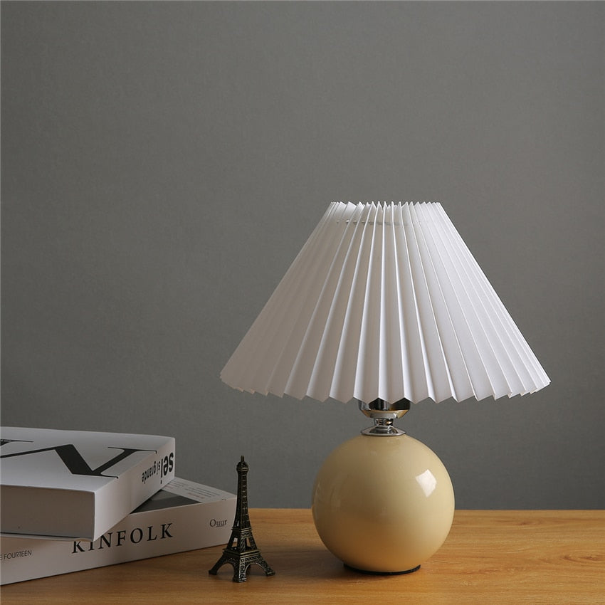 CERAMIC PLEATED TABLE LIGHT 